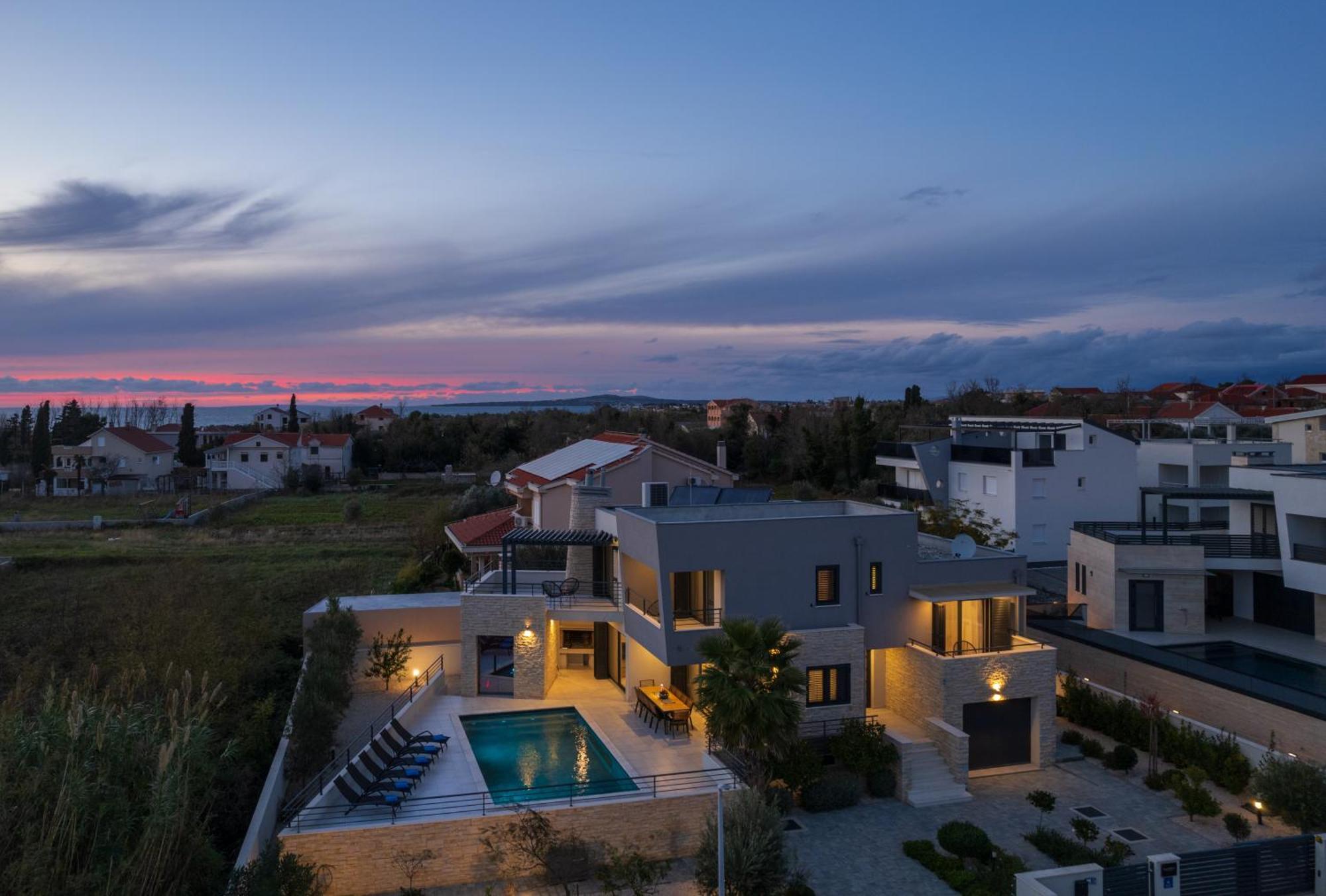 Villa Roca With Heated Pool And Sauna Привлака Екстер'єр фото