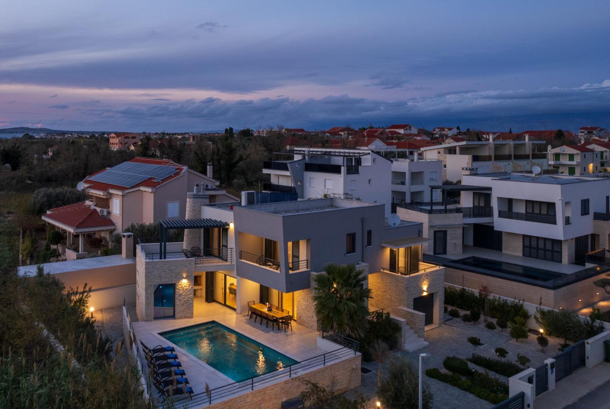 Villa Roca With Heated Pool And Sauna Привлака Екстер'єр фото